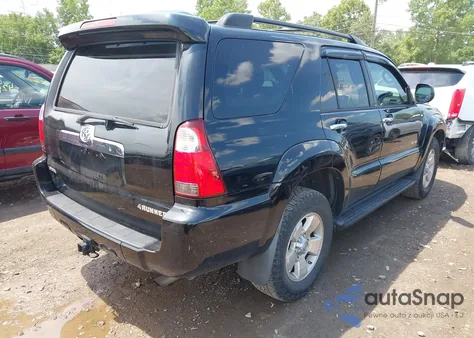 2006 Toyota 4Runner Sr5 V6 z USA, uszkodzony, nr VIN JTEBU14R860087744